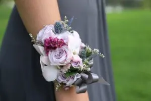Prom-Flowers_-Dazzling-Prom-Style-With-These-Flowers