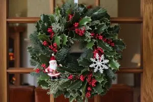 7 Plants That Will Make Your DIY Holiday Wreaths Stand Out