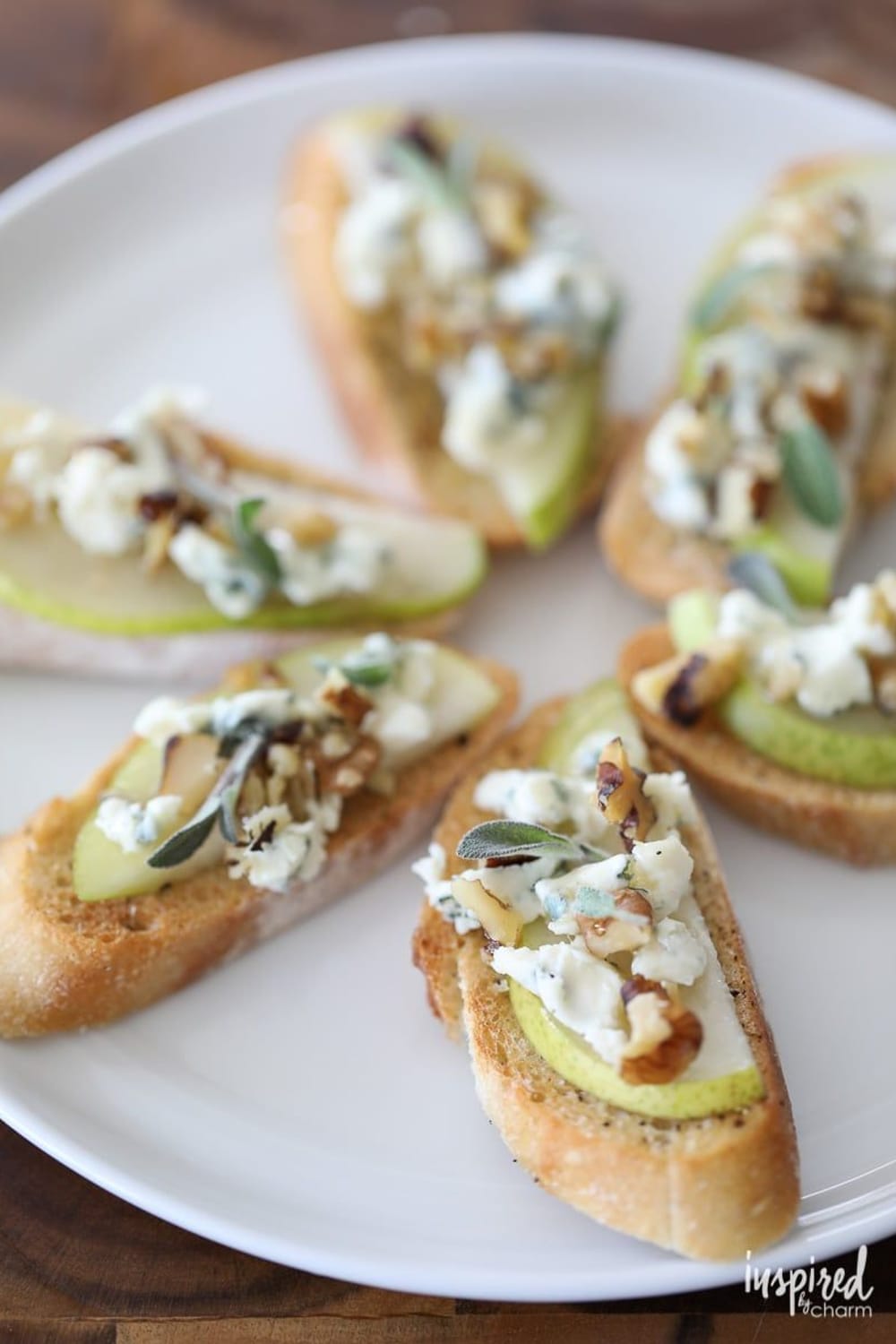 Blue Cheese, Pear, and Honey Crostini - appetizer recipe