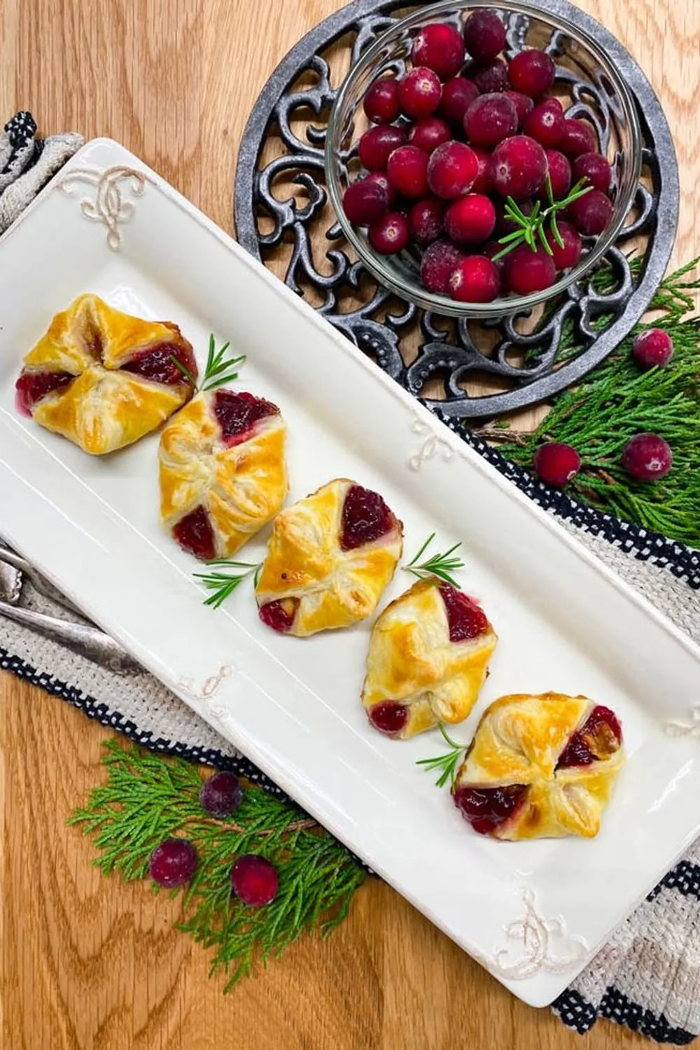 Cranberry Brie Bites