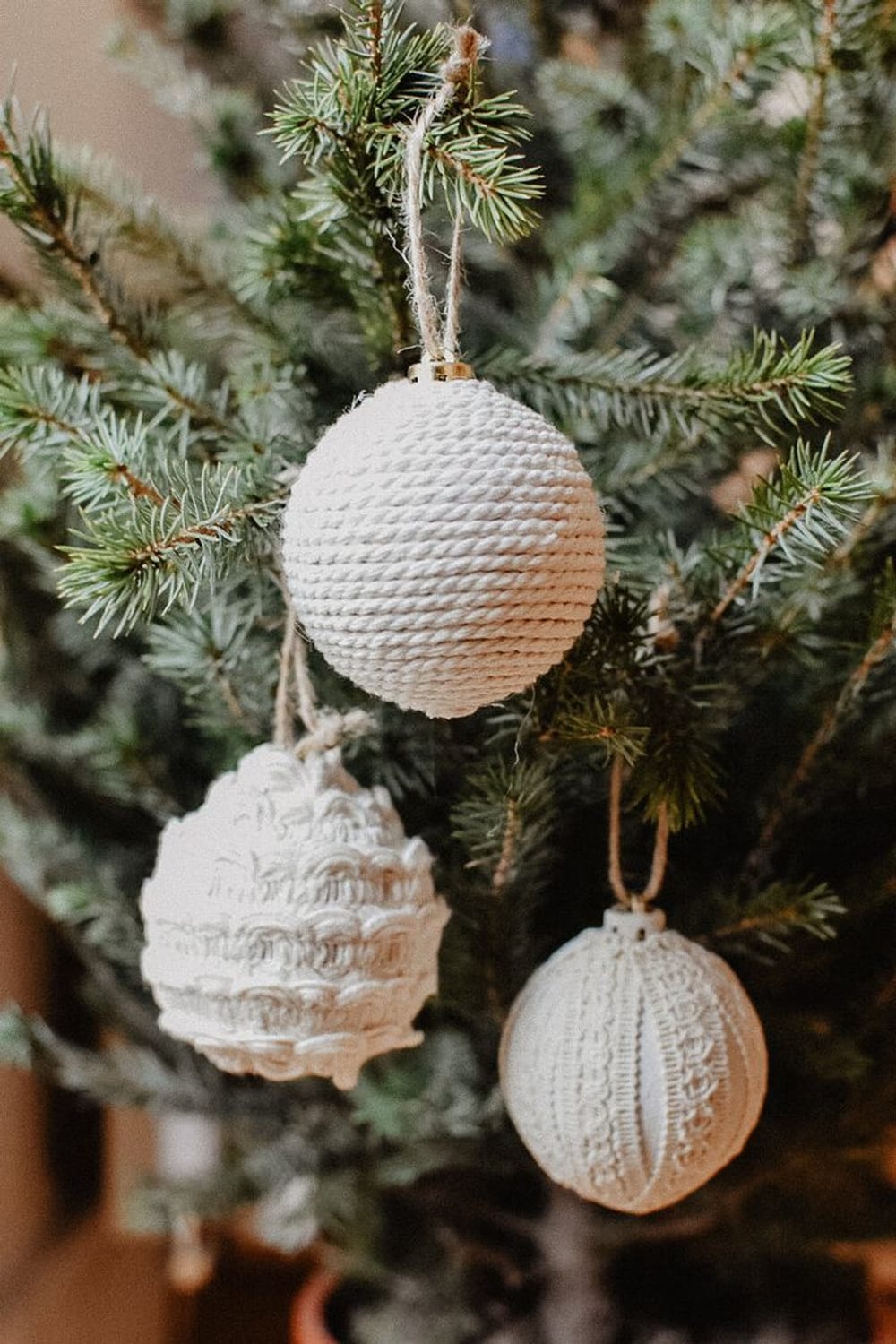 Sustainable Christmas decor and festive decorating | Sustainable christmas,  Christmas ornaments, Christmas