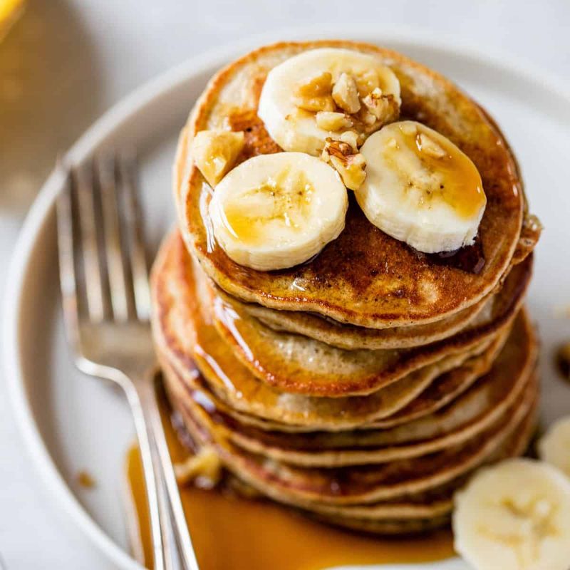 Banana Oatmeal Pancakes