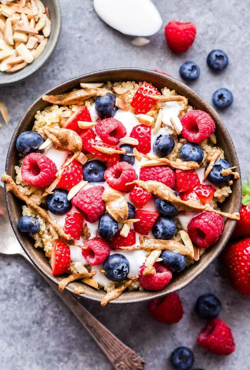 Berry Quinoa Breakfast Bowl