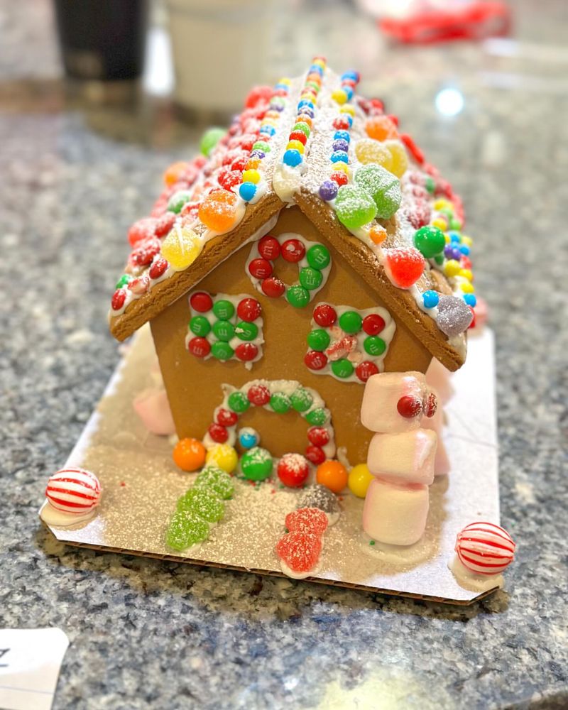 Decorate a Gingerbread House