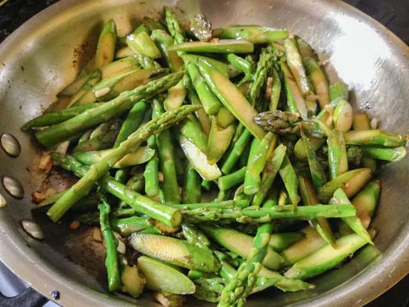 Garlic Asparagus Stir-Fry