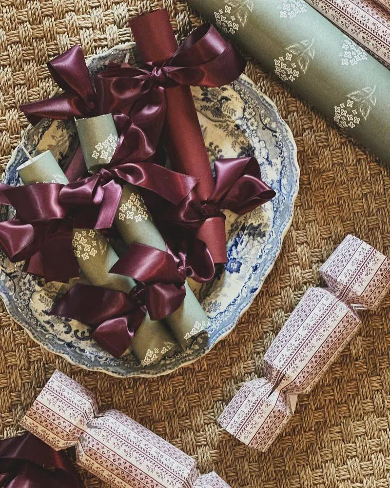 Homemade Christmas Crackers