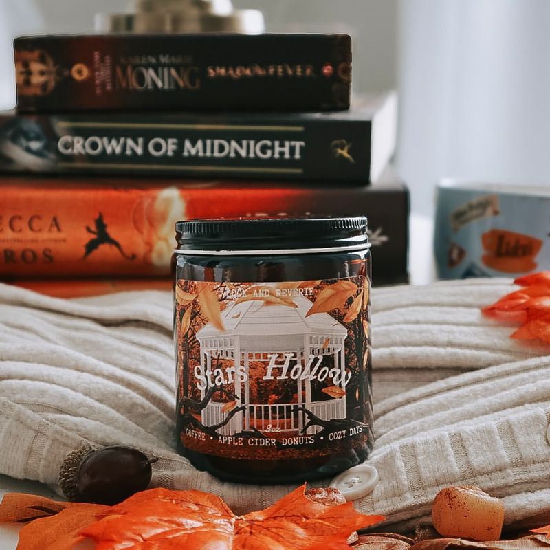 Literary-Themed Candle