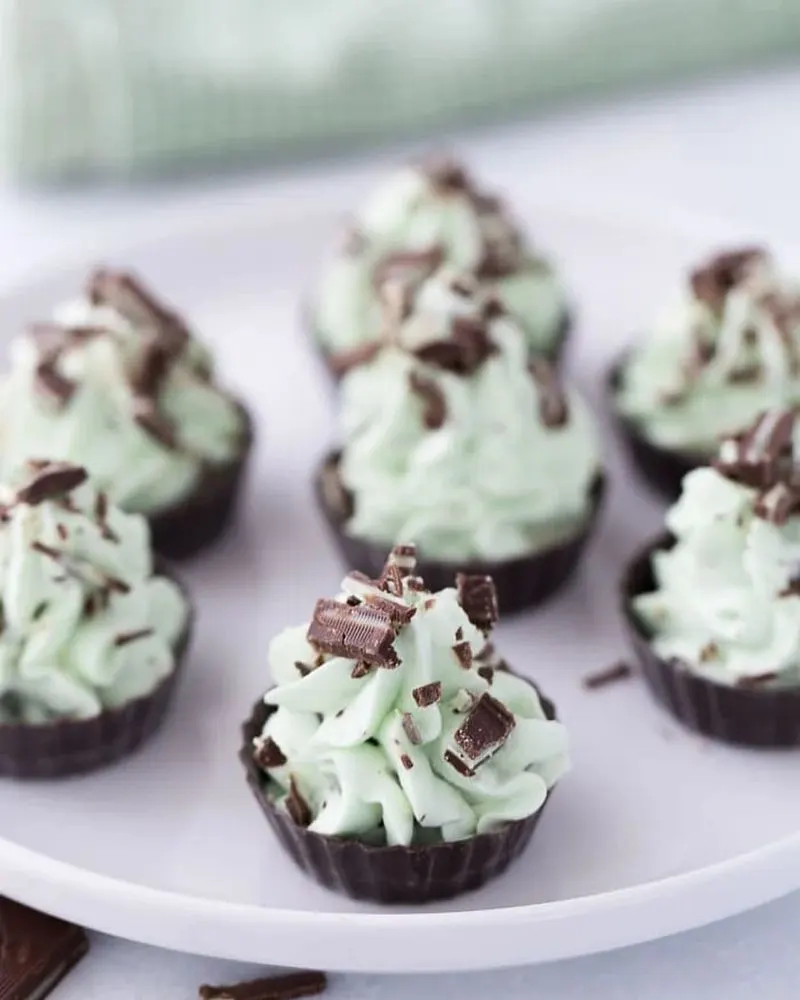 Peppermint Chocolate Mousse Cups