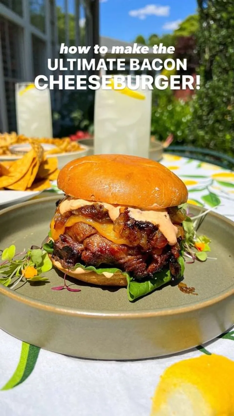 The Ultimate Bacon Cheeseburger