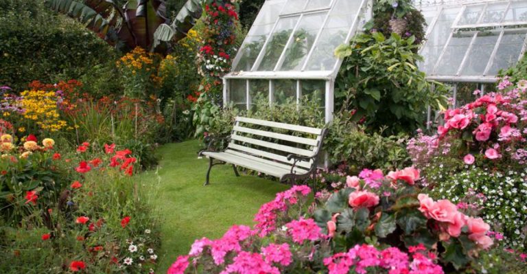 9 Heritage Garden Inspirations to Add Vintage Charm to Your Space