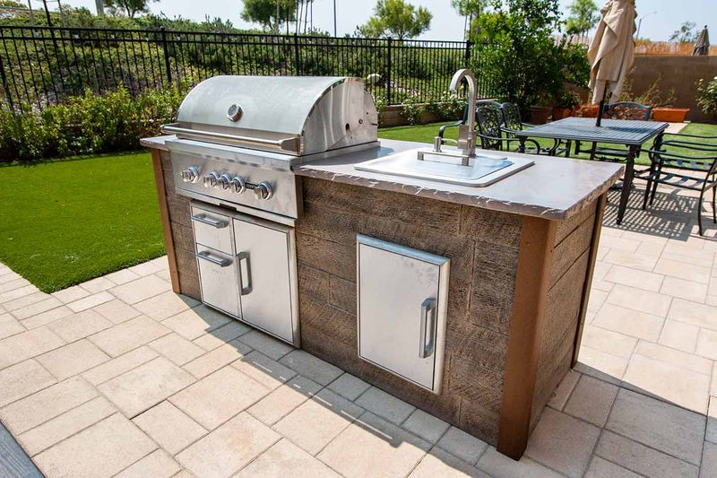 Vintage-Style Ice Chest