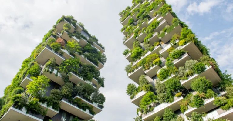 30 Cutting-Edge Gardening Trends Set to Define 2025