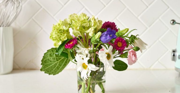 14 Secret Flower Hacks to Keep Your Bouquet Fresh for Longer