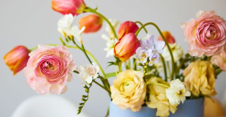 15 Tricks to Keep Cut Flowers Fresh for Weeks