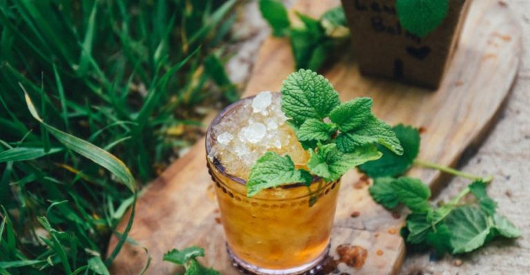 20 Cocktail Garden Plants for Fresh Drinks Straight from the Yard