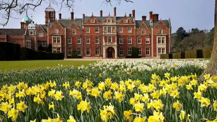 20 Gardens Around the World Hiding Dark Secrets