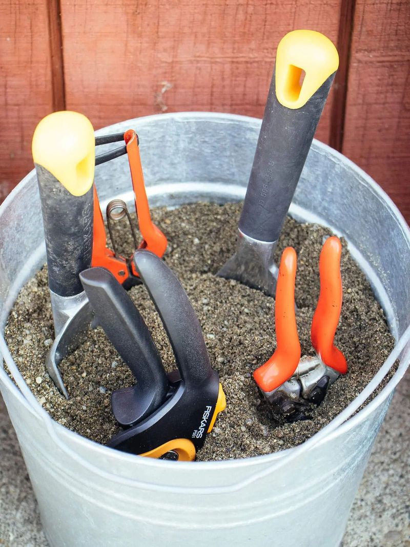 Cleaning Garden Tools