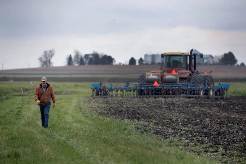Fertilizing Close to Water Sources