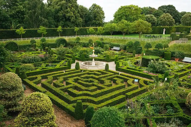 Hatfield House Gardens