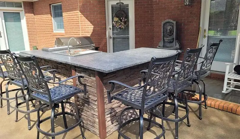 Outdoor Bar