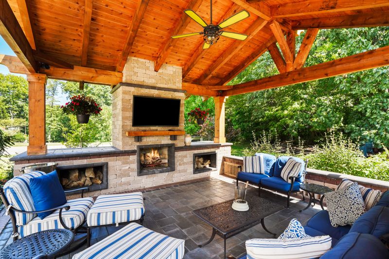 Outdoor Living Rooms