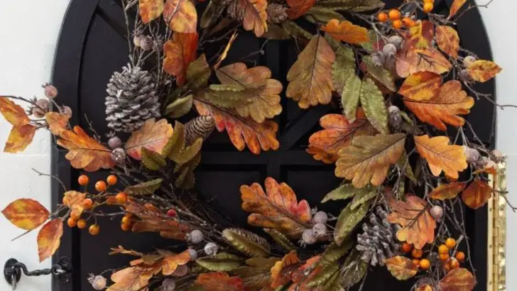 10 Clever Uses for Fallen Leaves in Your Garden