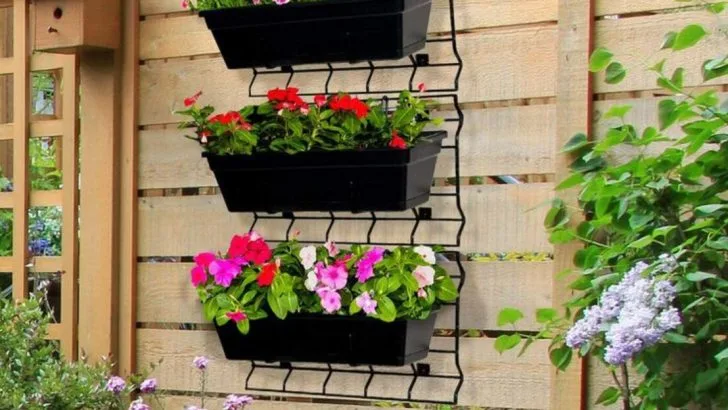 15 Creative Front Yard Flower Bed Ideas to Boost Your Home’s Curb Appeal