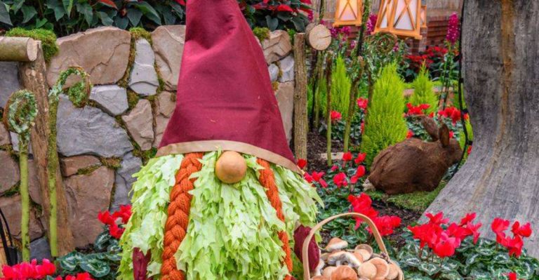 19 Unusual Garden Decorations To Add Fun In Your Backyard