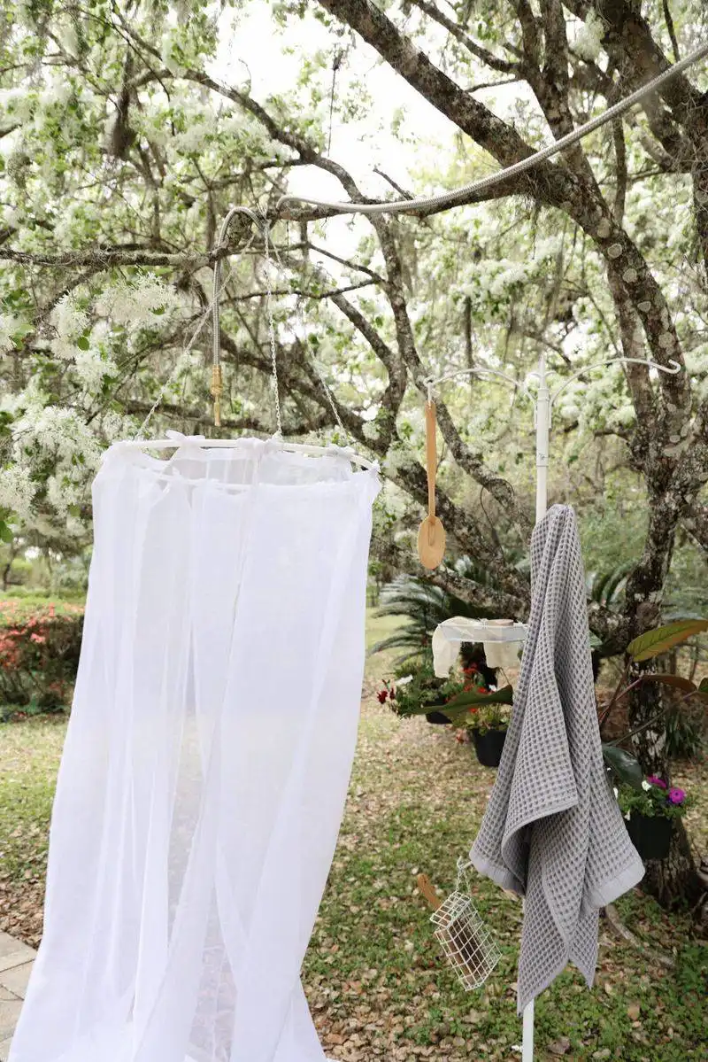 Innovative Outdoor Showers