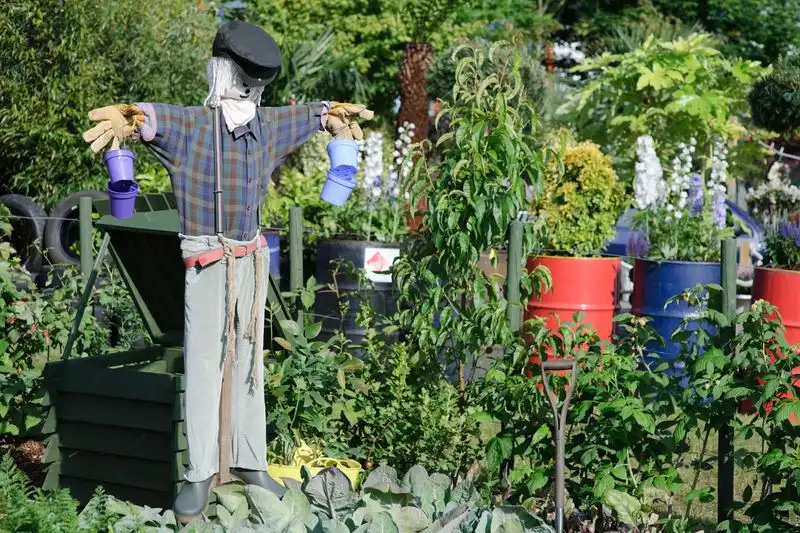 Scarecrow Building