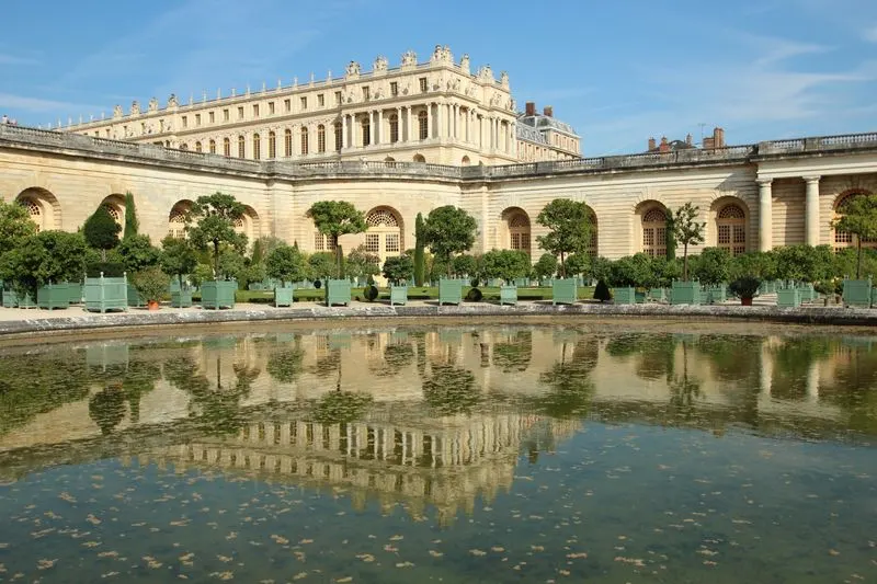 Versailles-Style Reflecting Pond
