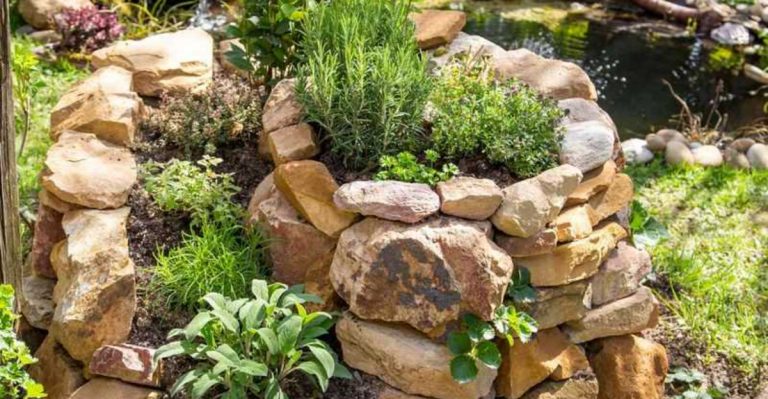 14 Creative Tower Garden Ideas You Can Build Yourself