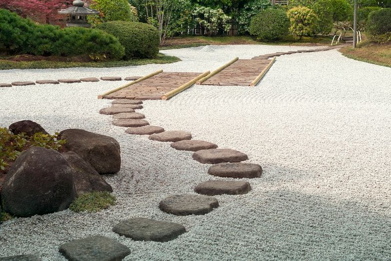 Minimalist Zen Lawn