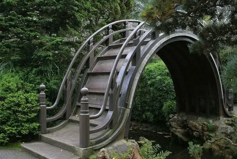 Artistic Curved Bridge