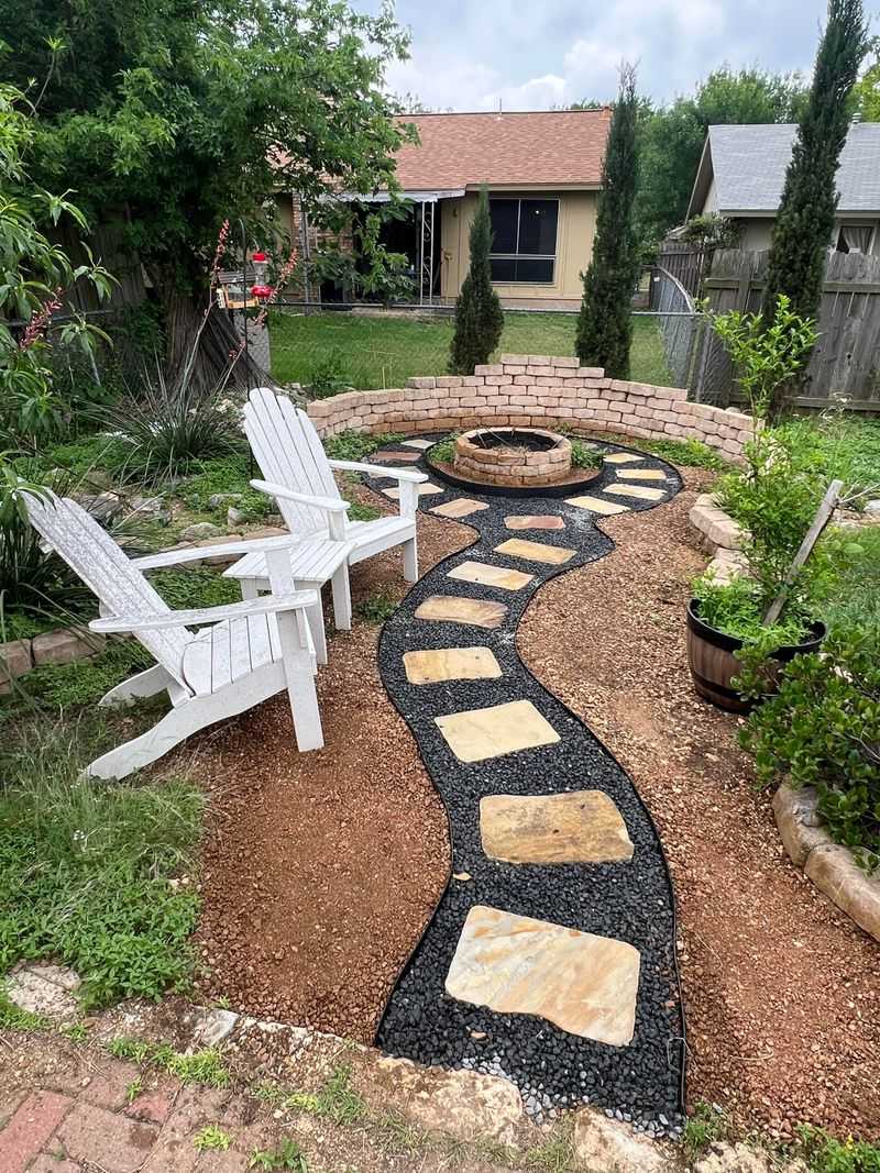 DIY Stepping Stone Pathways
