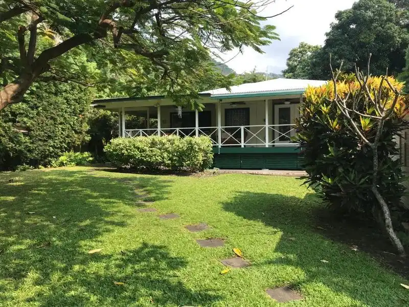 Eco-Friendly Green Cottage