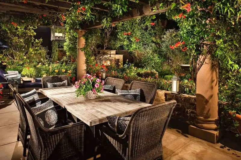Outdoor Dining Area