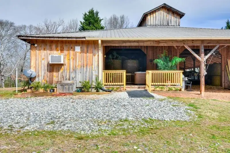 Rustic Farmhouse Hideaway