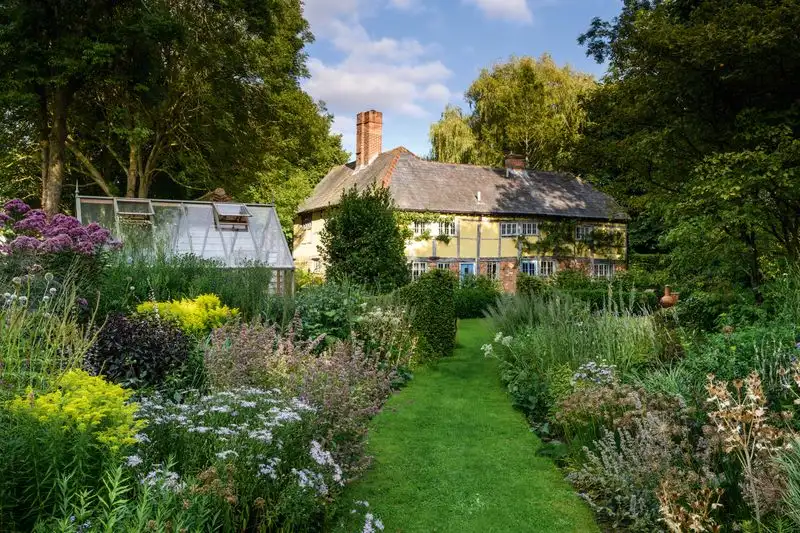 Formal Hedges