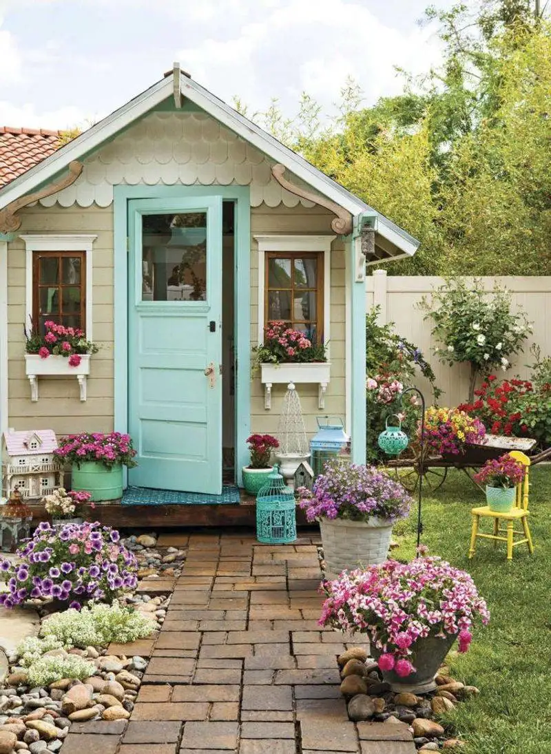 Vintage Garden Bungalow