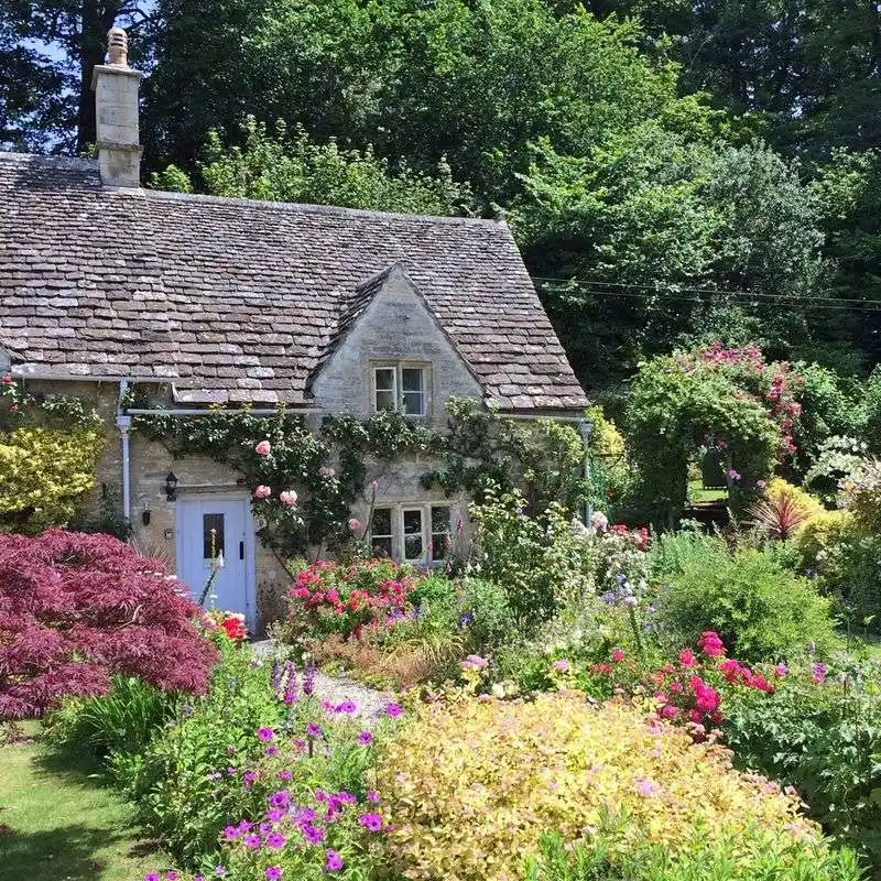 English Cottage Garden