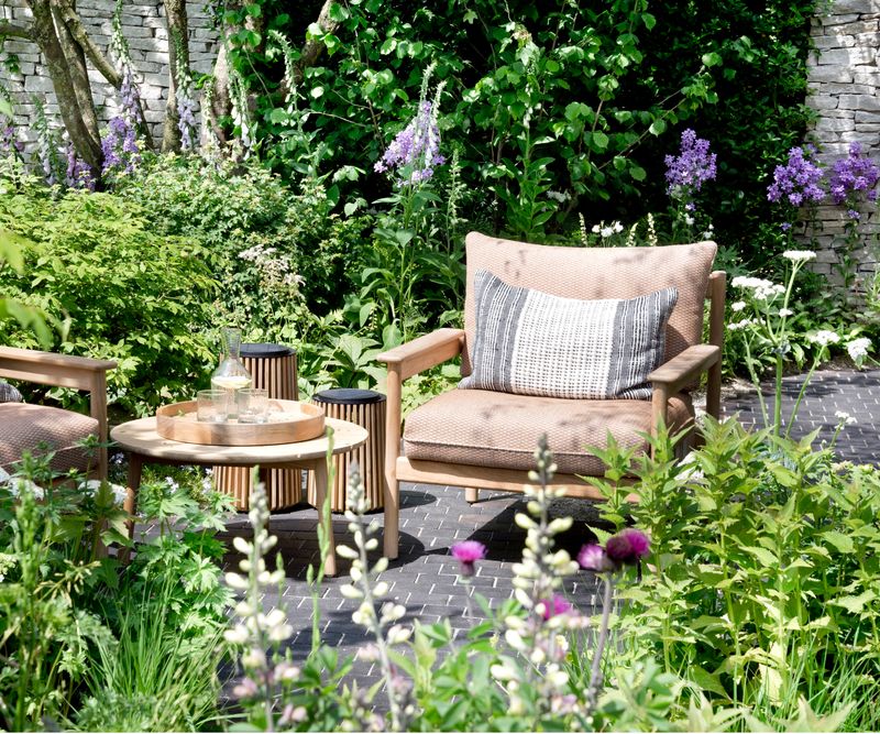 Sunny Patio Retreat