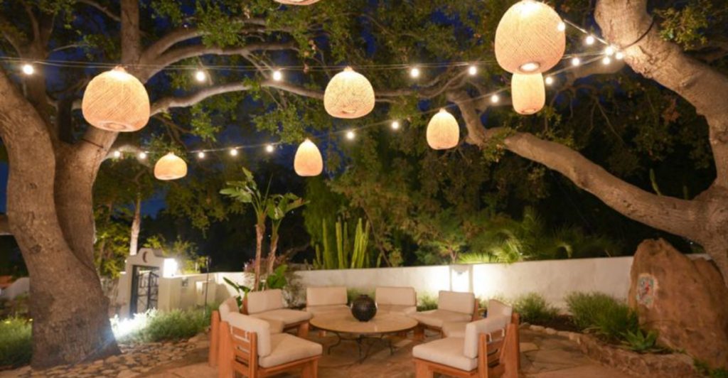 19 DIY Garden Lighting Ideas That Instantly Upgrade Your Outdoor Space ...
