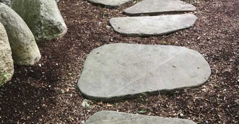 19 Unusual Garden Paths That Steal the Show (And Cost Almost Nothing)
