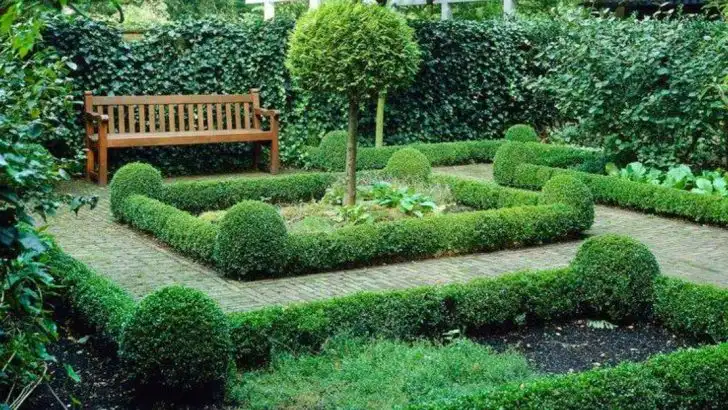 6 Outdated Landscaping Trends Designers Say to Ditch Right Now