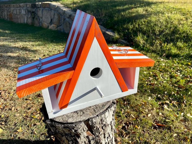 Birdhouse with a Twist