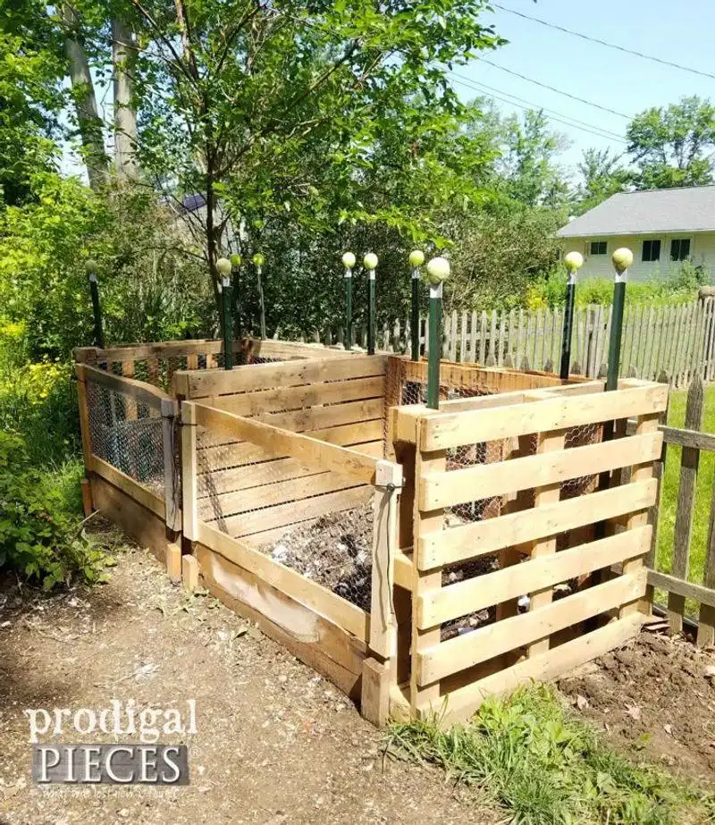 Compost Bin from Pallets
