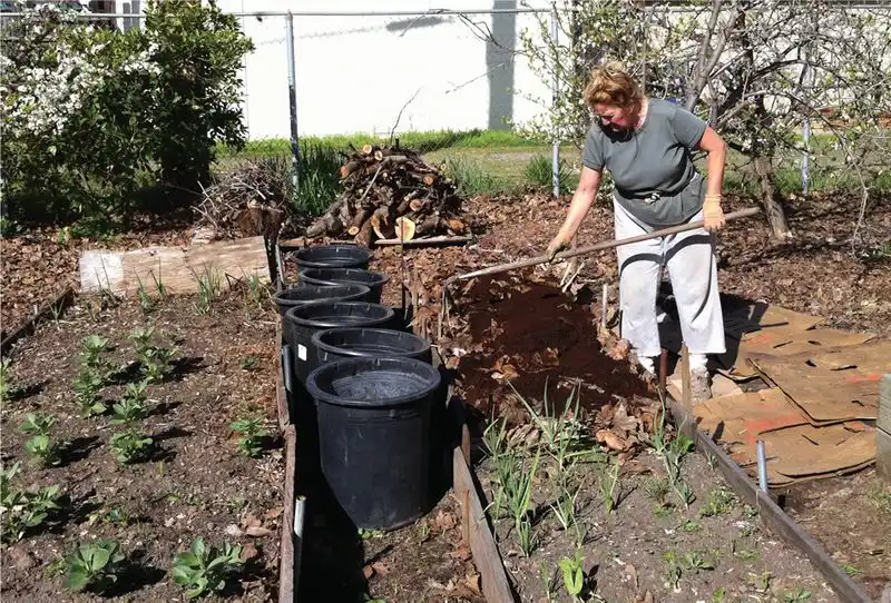 Composting for Moisture Retention
