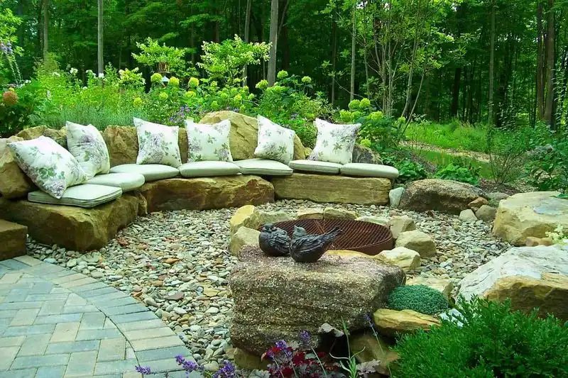 Rocky Garden Bench