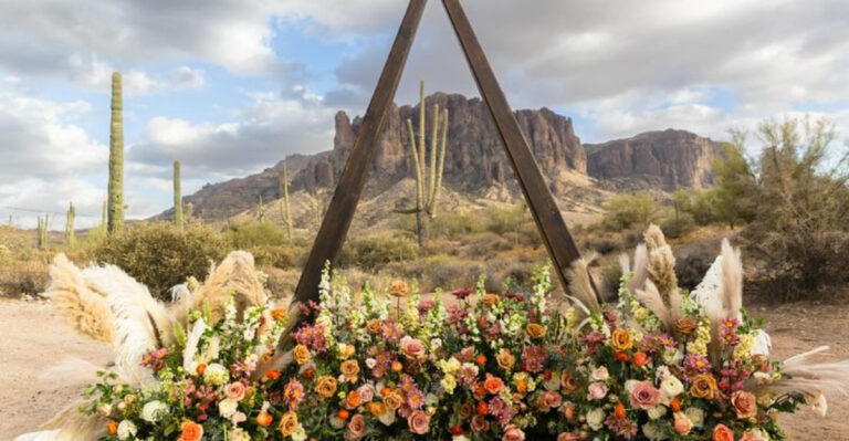 10 Wedding Centerpieces That Look Wild and 8 That Feel Royal